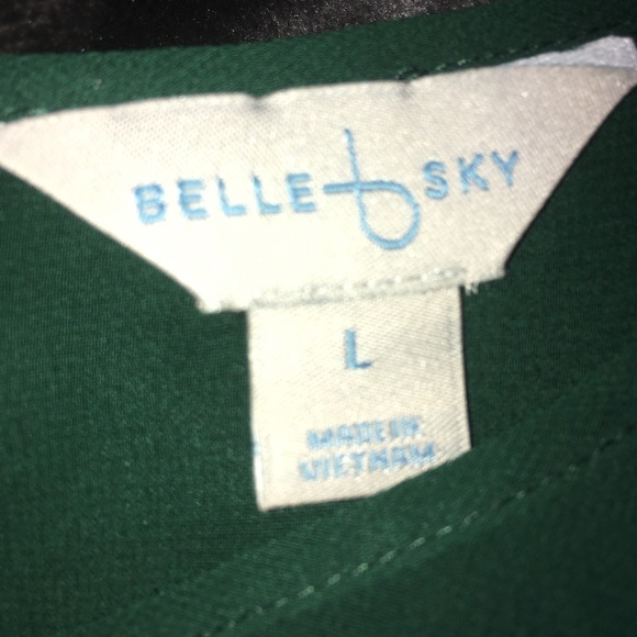 Ladies green blouse. NWT - Picture 3 of 3